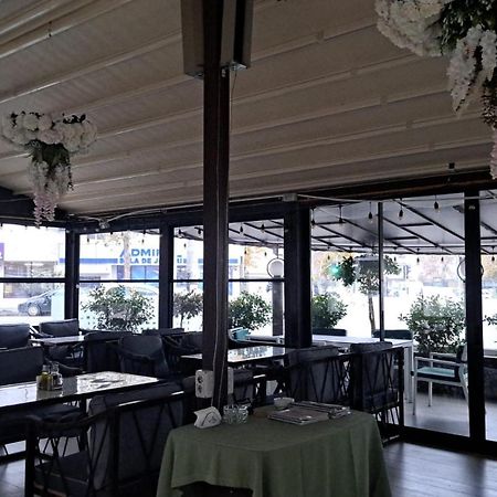 Hotel Central Слобозія Екстер'єр фото