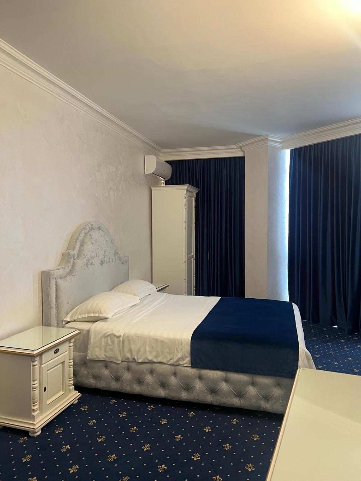 Hotel Central Слобозія Номер фото