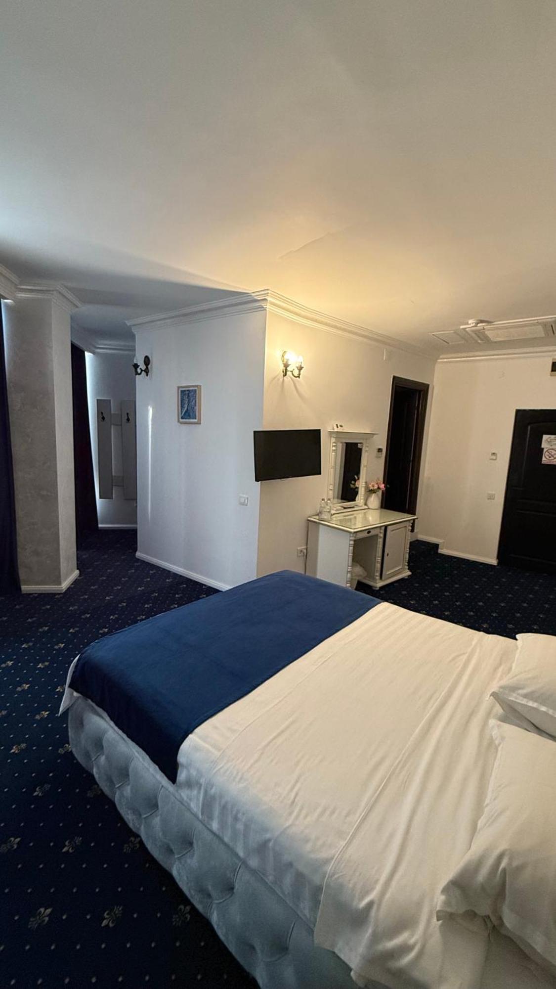 Hotel Central Слобозія Екстер'єр фото
